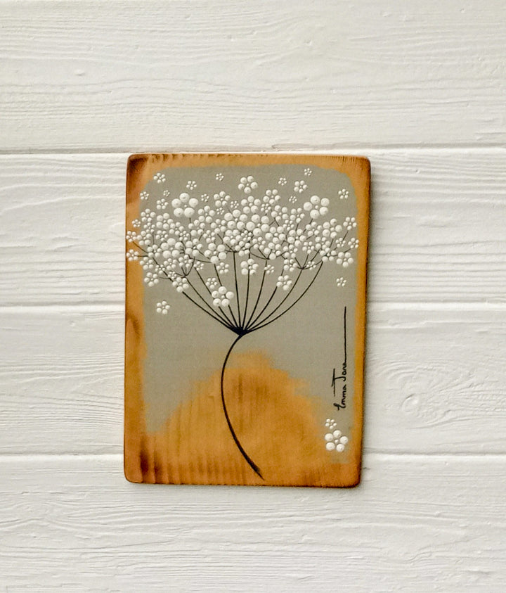 Small Cow Parsley Soft Taupe Reclaimed Wood