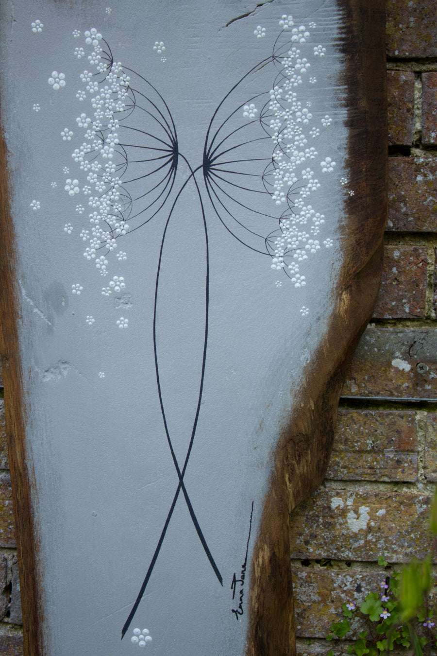 X.L Vertical Cow Parsley grey live edge wood painting close up